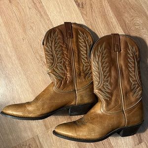 Real leather cowgirl boots size 9 from Keith saddle shop light brown